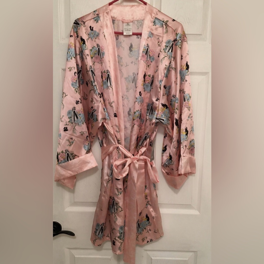 DISNEY STORE SLEEPING BEAUTY WOMEN ROBE PINK SATIN WITH BELT - Picture 4 of 5